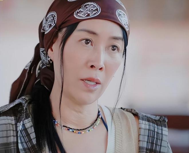 点”的李沁惊艳整个人面相变了惊鸿一瞥pg电子免费模拟器一档综艺被“一脸斑(图13)